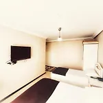 Seref ホテル 3*